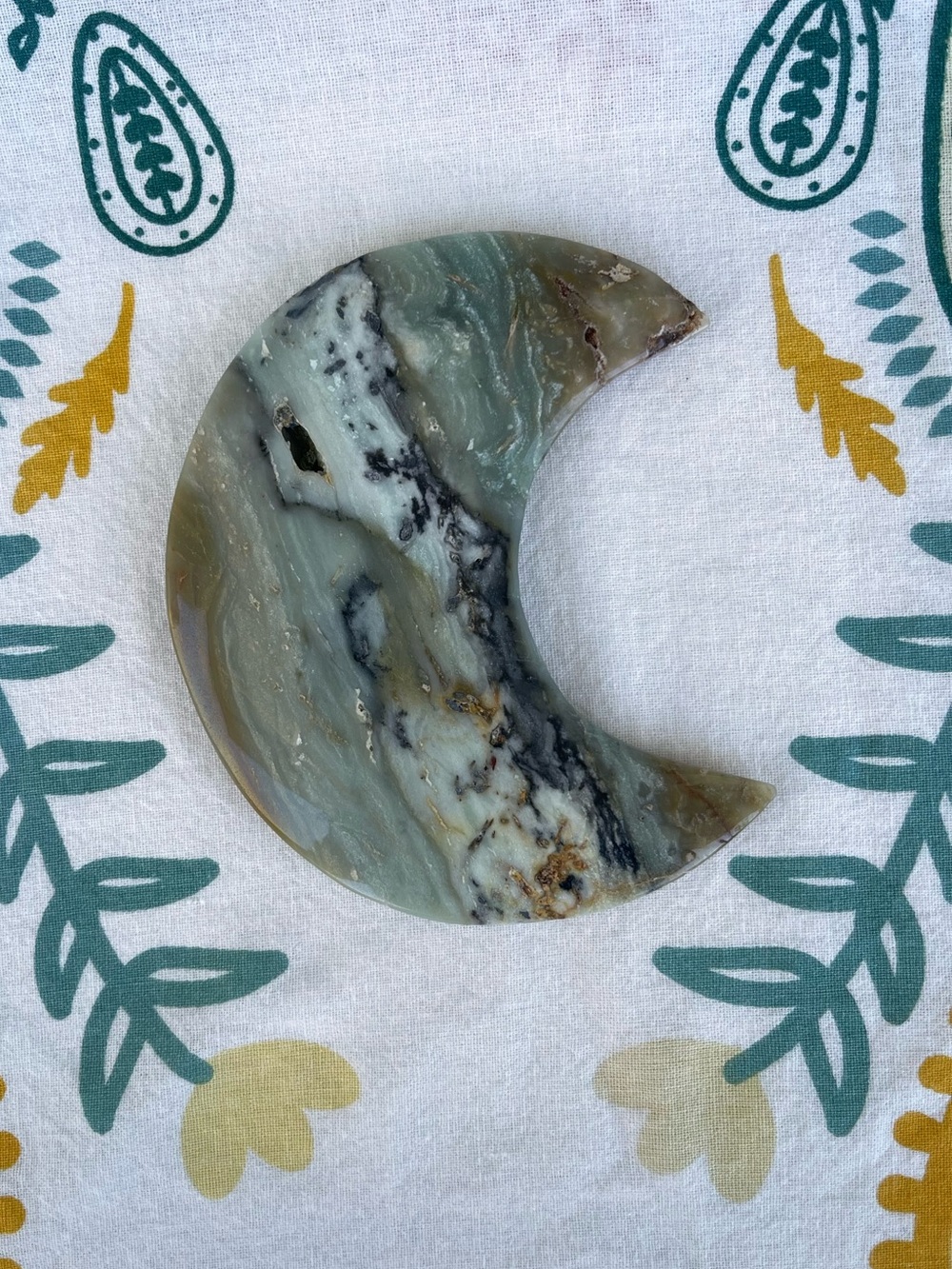 Caribbean Calcite Crystal Moon Carving Ceiling Hanging Decor - Picture 5 of 7